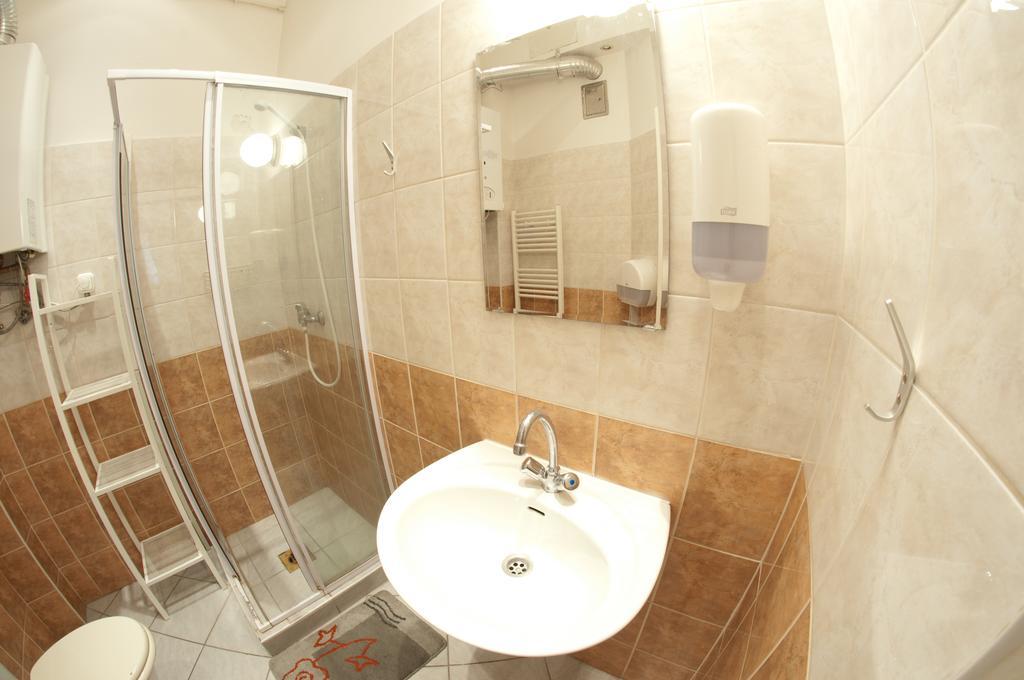 11Th Hour Cinema Hostel Budapest Phòng bức ảnh