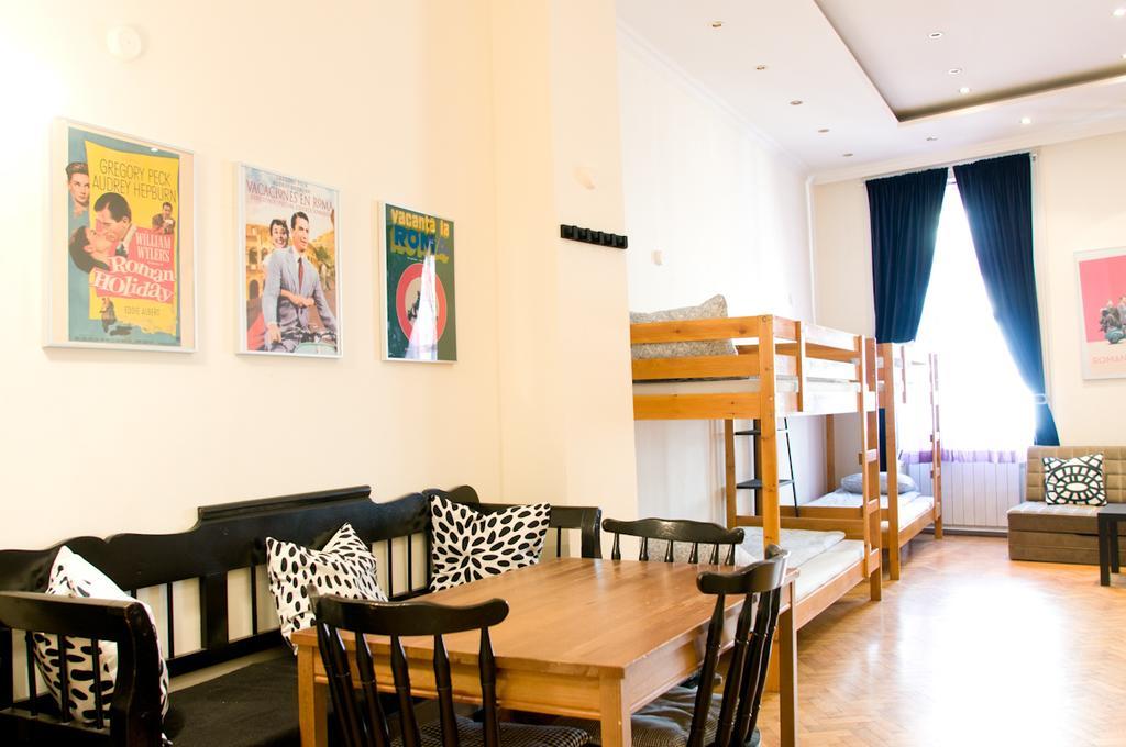 11Th Hour Cinema Hostel Budapest Phòng bức ảnh