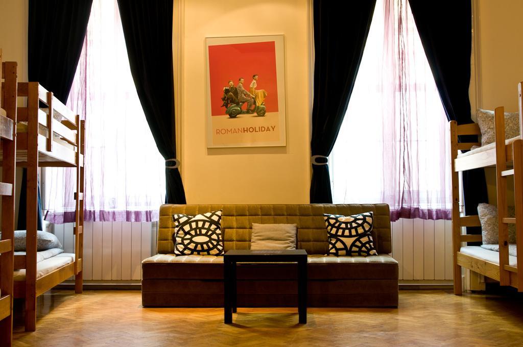 11Th Hour Cinema Hostel Budapest Ngoại thất bức ảnh